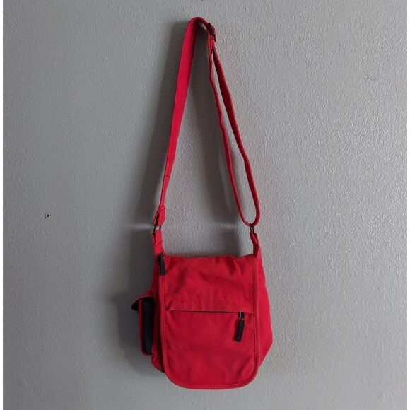 Kavu Red Crossbody Bag - Picture 1 of 6